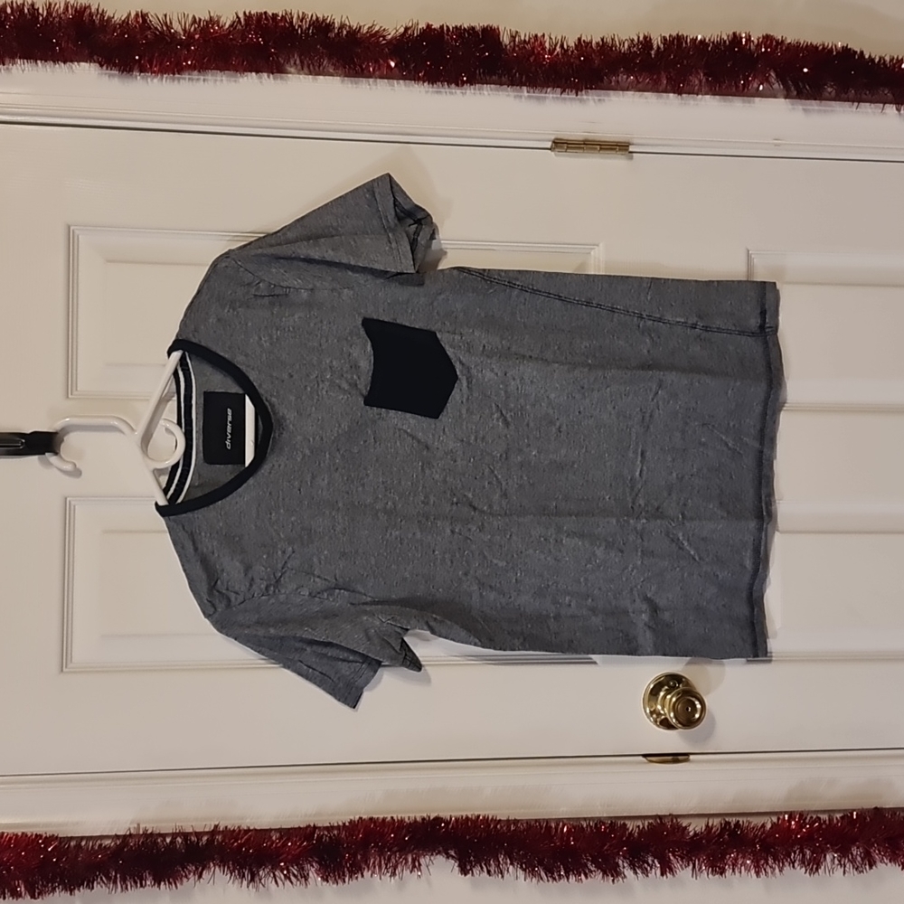 Diverse textured blue t-shirt